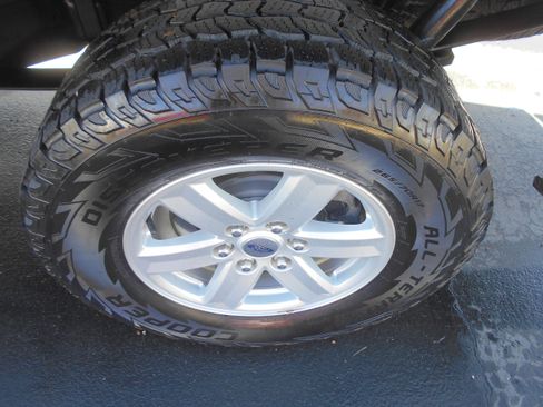 Used 2021 Ford F150 Cloth image 15