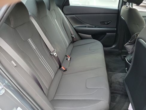 Certified 2025 Hyundai Elantra SEL image 21
