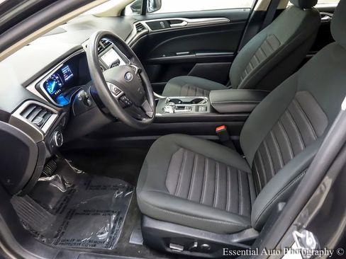 Certified 2019 Ford Fusion SE image 10