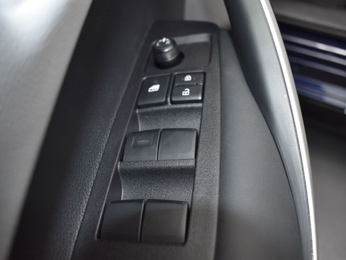 Used 2025 Toyota Corolla SE image 16