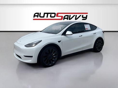 Used 2024 Tesla Model Y Performance AWD/4WD image 3