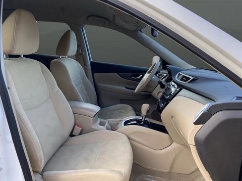 Used 2014 Nissan Rogue SV image 23