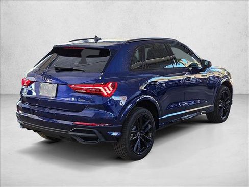 Certified 2025 Audi Q3 2.0T Premium w/ Convenience Package image 2