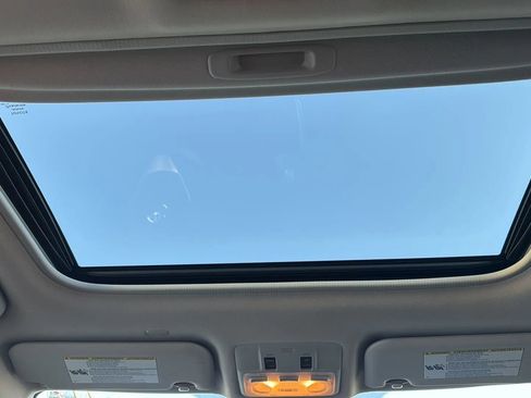 Used 2019 Toyota Corolla SE w/ SE Premium Package image 29