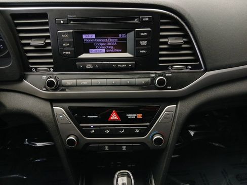 Used 2018 Hyundai Elantra SE FWD image 8