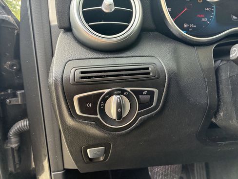 Certified 2021 Mercedes-Benz GLC 300 4MATIC w/ Premium Package image 4