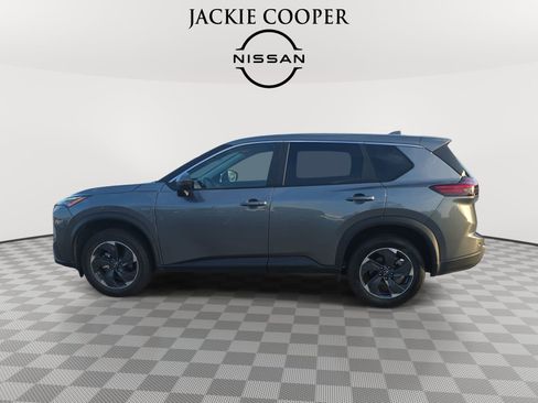 Used 2025 Nissan Rogue SV FWD image 8