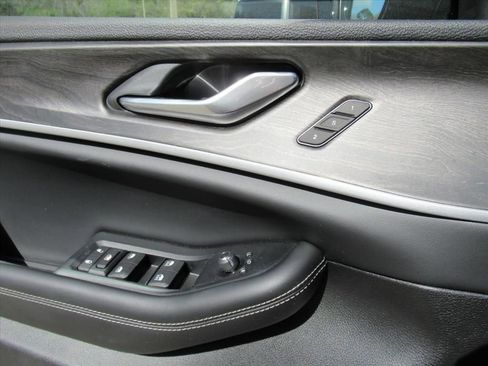 New 2026 Jeep Grand Cherokee L Limited RWD image 21
