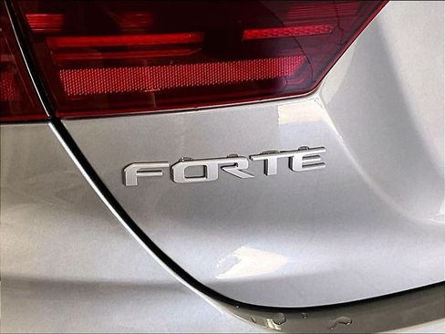 Used 2023 Kia Forte GT-Line FWD image 28