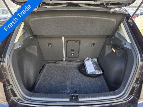 Certified 2022 Volkswagen Taos SE w/ Panoramic Sunroof Package image 15