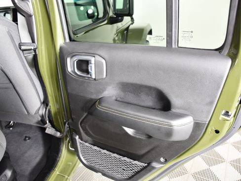 Used 2024 Jeep Wrangler Unlimited Sahara AWD/4WD image 43