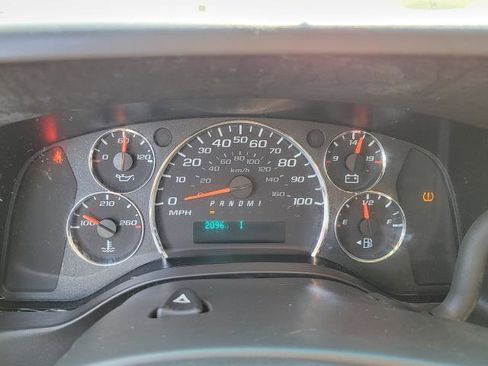 Used 2023 Chevrolet Express 2500 w/ Driver Convenience Package image 14