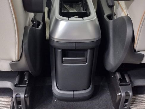 New 2025 Volkswagen ID. Buzz 1st Edition image 40