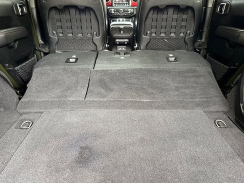 Used 2021 Jeep Wrangler Unlimited Rubicon AWD/4WD image 14