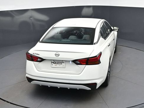 Used 2025 Nissan Altima 2.5 SV FWD image 33
