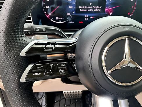 Used 2024 Mercedes-Benz GLS 450 4MATIC image 24