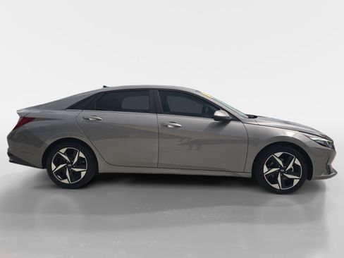 Used 2023 Hyundai Elantra Limited FWD image 2