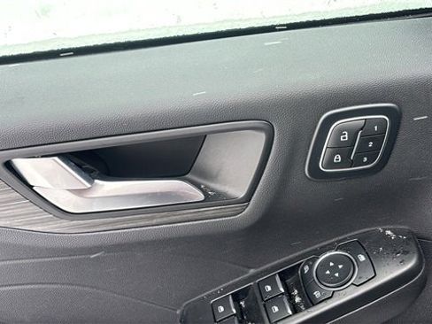 Used 2024 Ford Escape Platinum w/ Premium Technology Package image 8