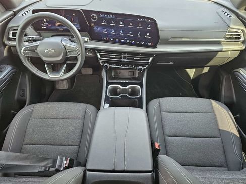 Used 2026 Chevrolet Traverse LT w/ Midnight/Sport Edition FWD image 16
