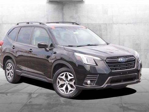 Used 2022 Subaru Forester Premium AWD/4WD image 2