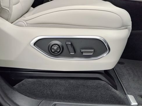 New 2026 Jeep Grand Wagoneer Limited AWD/4WD image 28