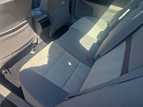 Used 2014 Toyota Camry LE image 11