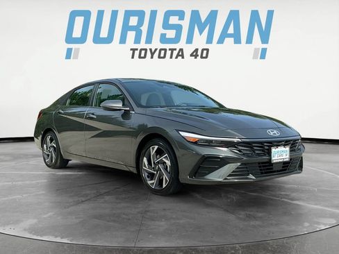 Used 2025 Hyundai Elantra Limited FWD image 1