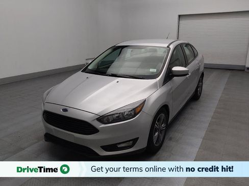 Used 2018 Ford Focus SE w/ SE Appearance Package FWD image 1