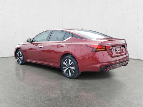 Used 2020 Nissan Altima 2.5 SV image 5