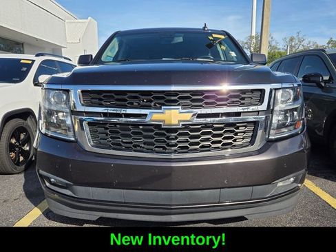 Used 2018 Chevrolet Suburban LT w/ Luxury Package RWD image 2