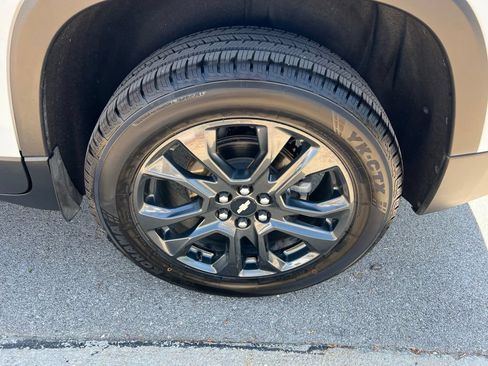 Used 2020 Chevrolet Traverse RS w/ LPO, Floor Liner Package AWD/4WD image 14