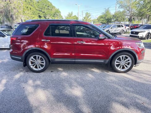 Used 2018 Ford Explorer Limited w/ Ford Safe & Smart Package FWD image 7