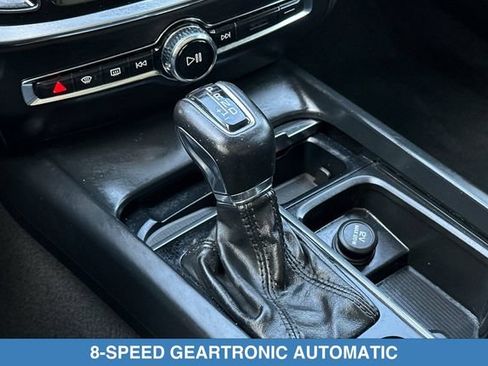 Used 2019 Volvo S60 T5 Momentum w/ Premium Package FWD image 23