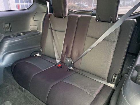 Used 2017 Nissan Pathfinder SV image 24