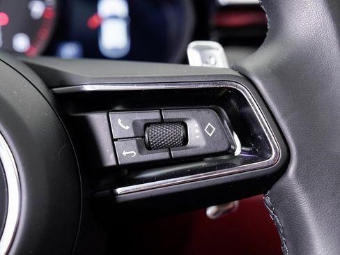 Used 2025 Porsche Macan image 14