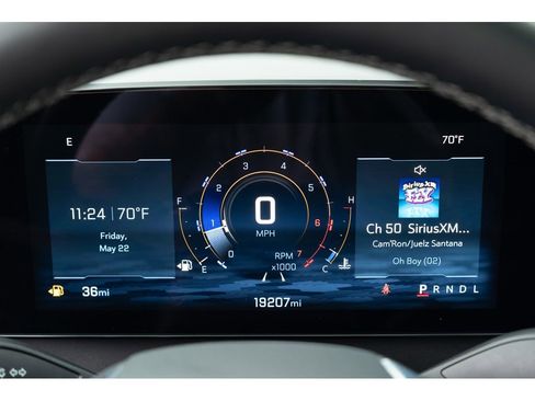 Used 2025 Chevrolet Traverse LT w/ Sun and Wheel Package FWD image 23