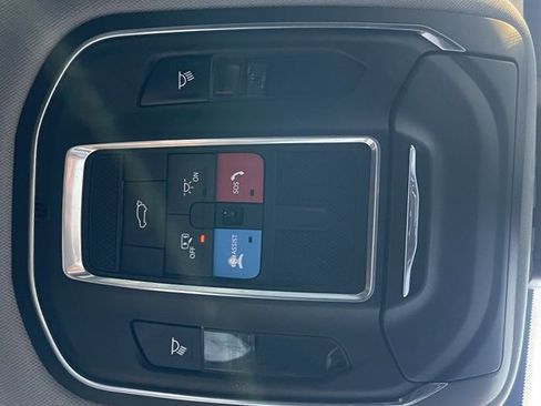 Used 2022 Jeep Grand Cherokee Laredo w/ Luxury Tech Group I image 23