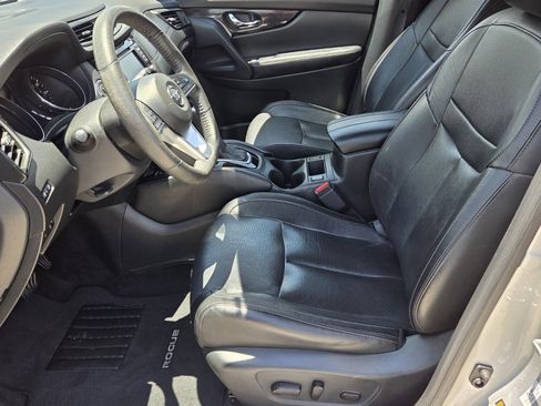Used 2019 Nissan Rogue SL FWD image 4
