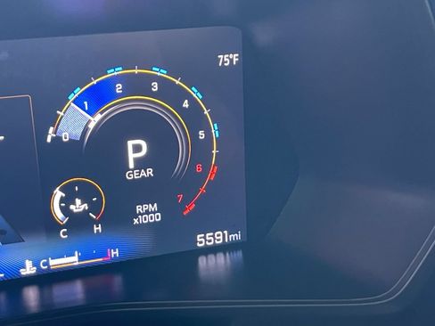 Used 2025 Chevrolet Colorado W/T AWD/4WD image 19