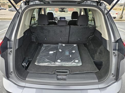 Used 2024 Nissan Rogue S image 18