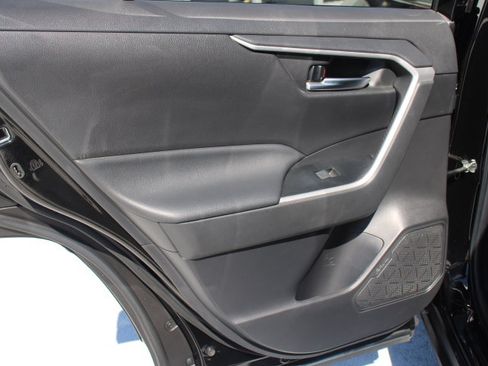 Used 2023 Toyota RAV4 XLE Premium FWD image 13