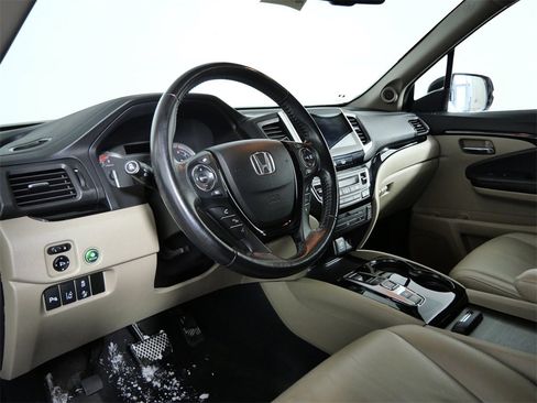 Used 2016 Honda Pilot Touring image 18