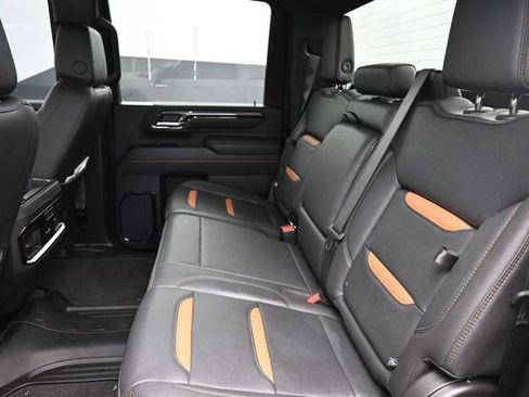 Used 2025 GMC Sierra 2500 AT4 AWD/4WD image 18