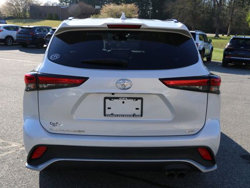 Used 2023 Toyota Highlander XSE image 4