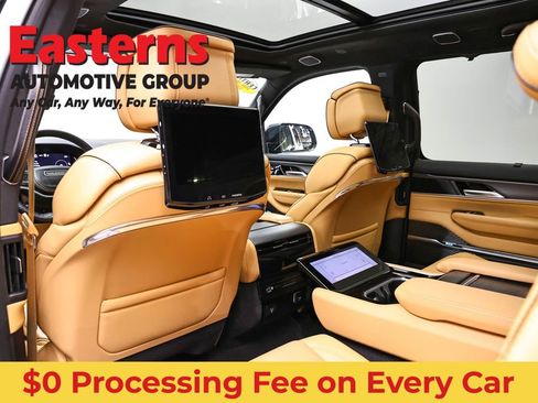 Used 2025 Jeep Grand Wagoneer Series III w/ Rear Seat Video Group 1 AWD/4WD image 23