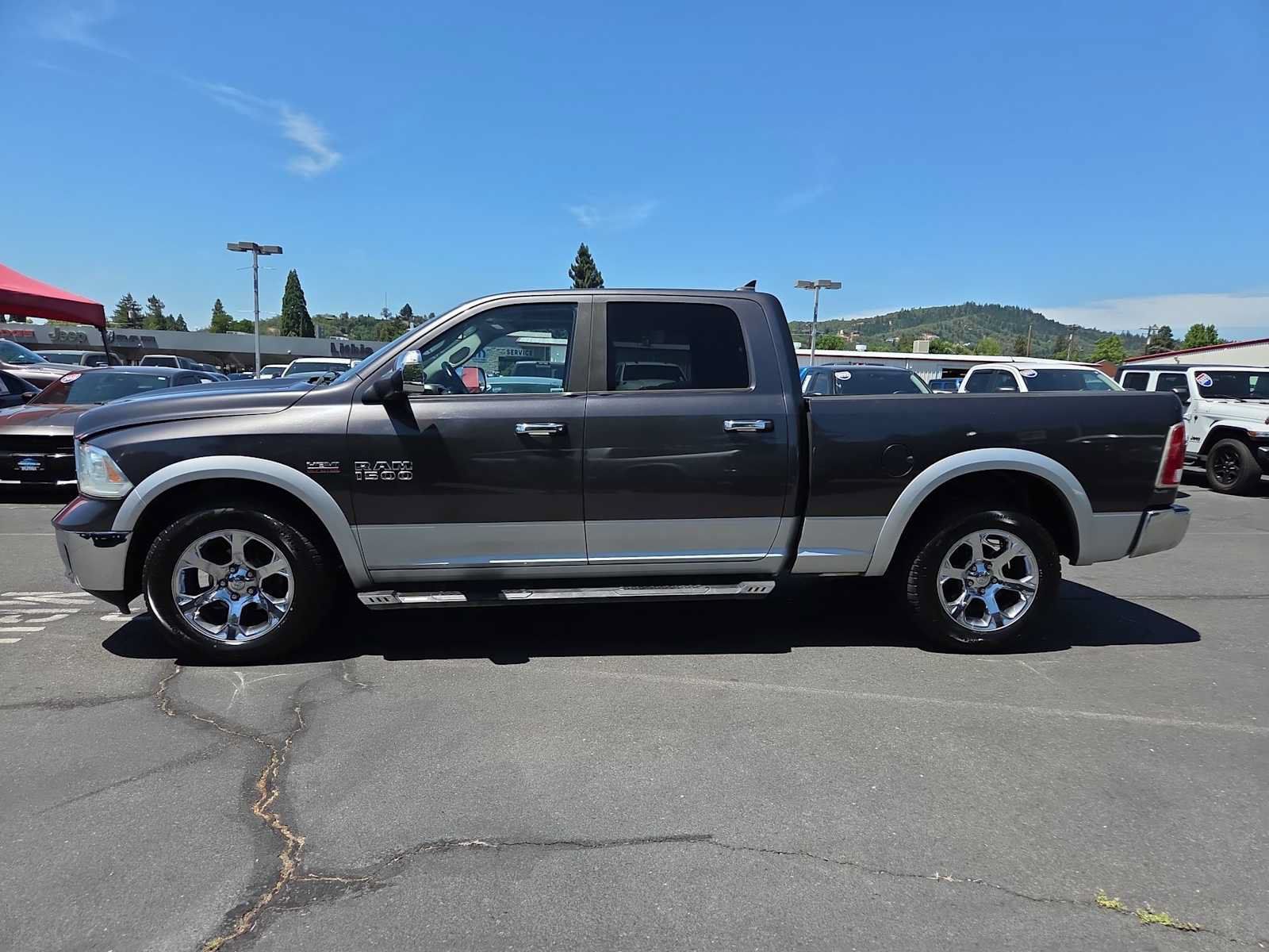 Used 2014 RAM 1500 Laramie AWD/4WD image 11