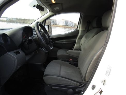 Used 2017 Nissan NV200 S image 11