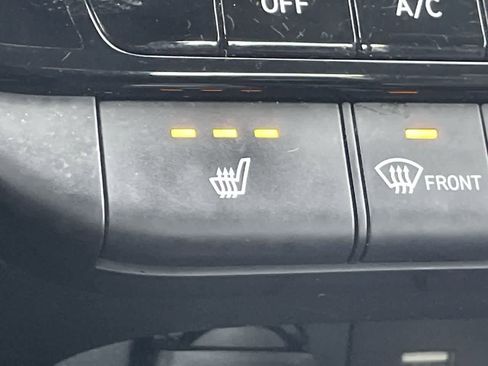 Used 2023 Hyundai Elantra Limited image 22