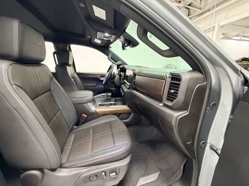 Certified 2024 Chevrolet Silverado 1500 High Country w/ Technology Package AWD/4WD image 31