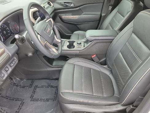 Used 2023 GMC Acadia Denali w/ Denali Ultimate Package AWD/4WD image 11
